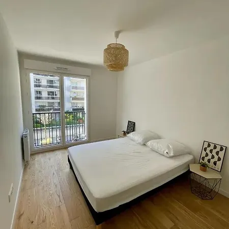 Cote Paname Large 2 Bedroom With Parking Space Apartment Clichy
