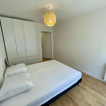 Cote Paname Large 2 Bedroom With Parking Space Clichy